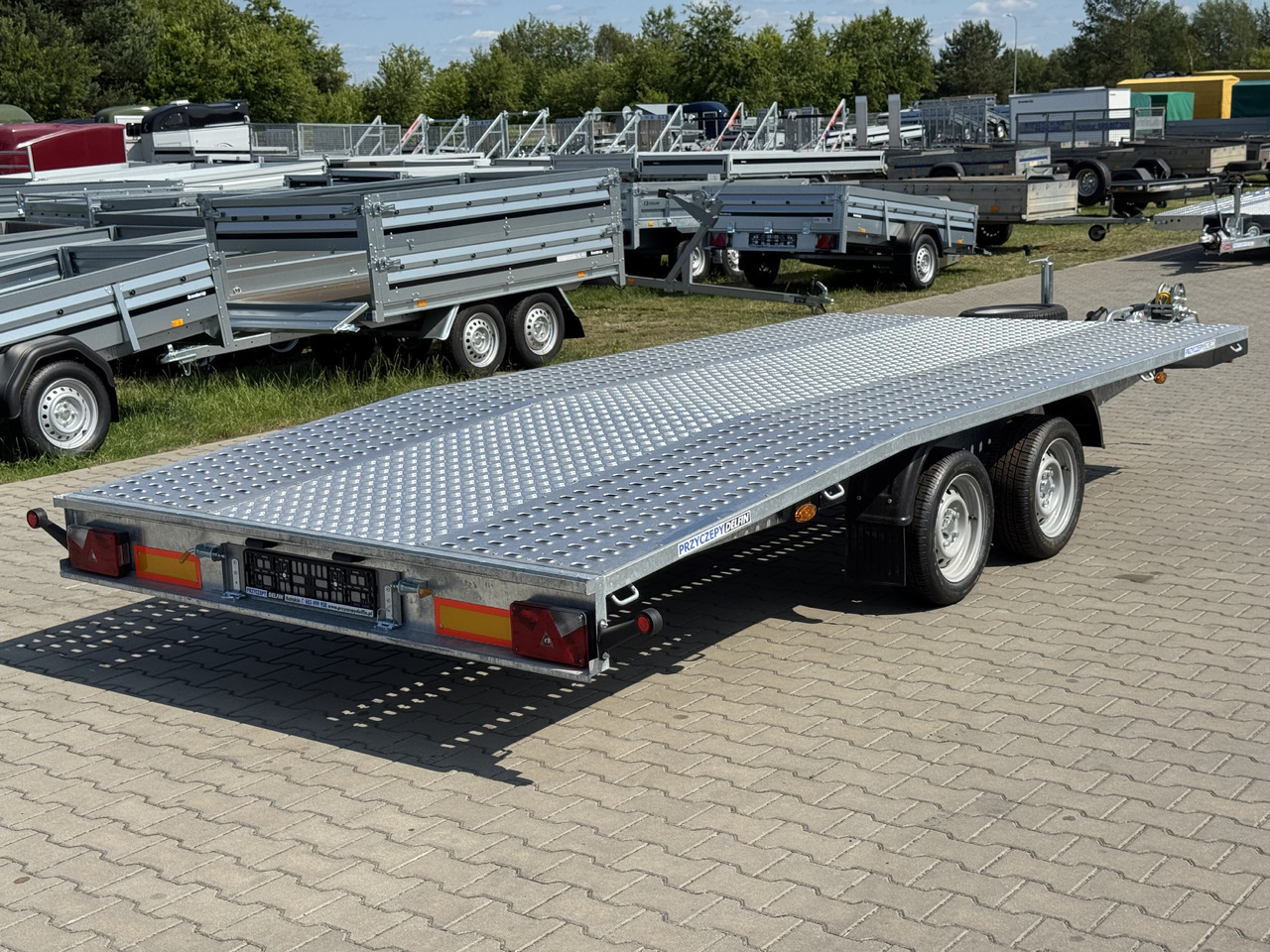 NIEWIADÓW Jupiter 4.5  -  450 x 210 cm / 2700 kg - Remolque portavehículos: foto 4 NIEWIADÓW Jupiter 4.5  -  450 x 210 cm / 2700 kg - Remolque portavehículos: foto 4