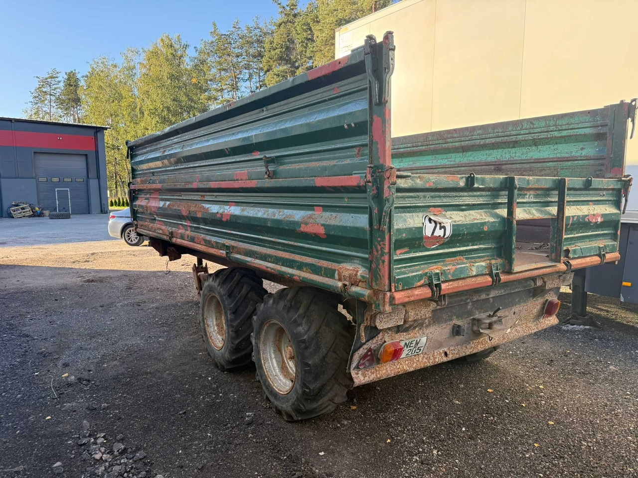 Przyczepa tandem wywrotka 3-stronna ,resory , Reisch , DMC 8 t.,1999 r - Remolque agrícola: foto 2 Przyczepa tandem wywrotka 3-stronna ,resory , Reisch , DMC 8 t.,1999 r - Remolque agrícola: foto 2