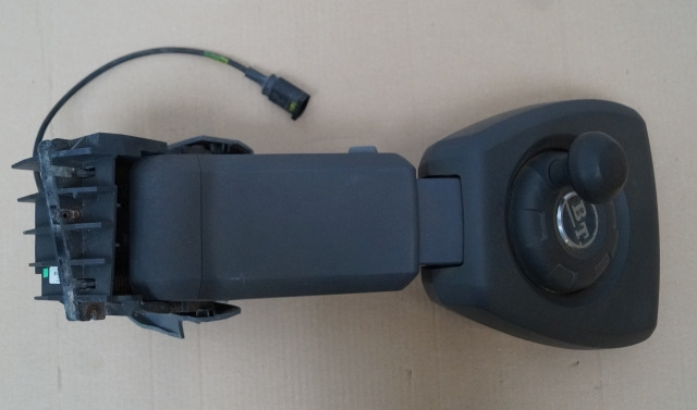 BT 227818 | Steering wheel complete for BT RR 1108 008831 - Motor hidráulico para Equipo de manutención: foto 1 BT 227818 | Steering wheel complete for BT RR 1108 008831 - Motor hidráulico para Equipo de manutención: foto 1