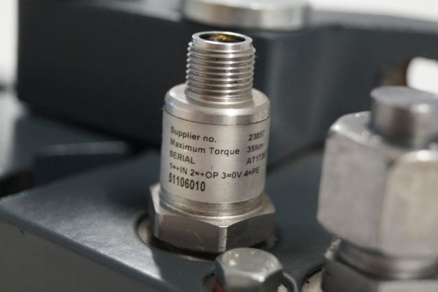 Jungheinrich 51193016 | Hydraulic Clamb from EKS308 year 2014 loading sensor 511 - Hidráulica para Equipo de manutención: foto 2 Jungheinrich 51193016 | Hydraulic Clamb from EKS308 year 2014 loading sensor 511 - Hidráulica para Equipo de manutención: foto 2