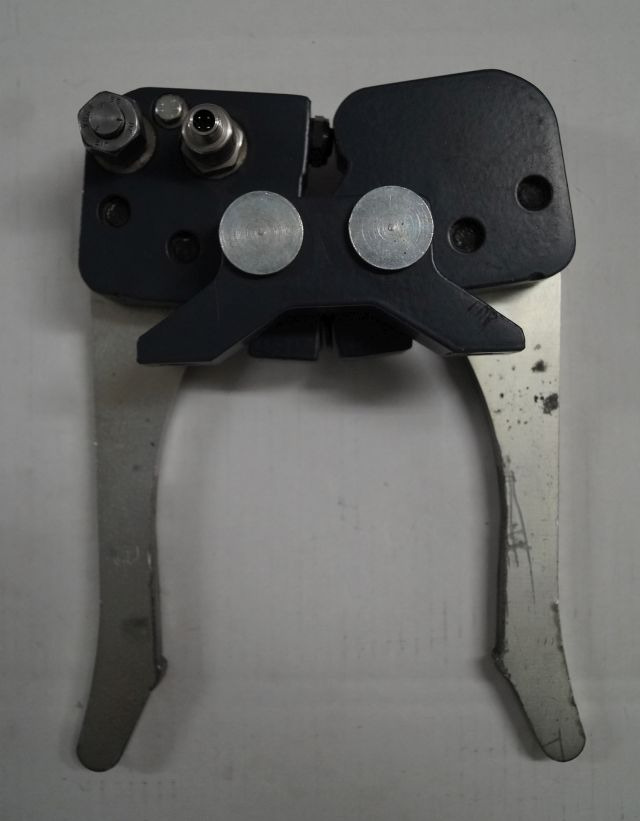 Jungheinrich 51193016 | Hydraulic Clamb from EKS308 year 2014 loading sensor 511 - Hidráulica para Equipo de manutención: foto 1 Jungheinrich 51193016 | Hydraulic Clamb from EKS308 year 2014 loading sensor 511 - Hidráulica para Equipo de manutención: foto 1