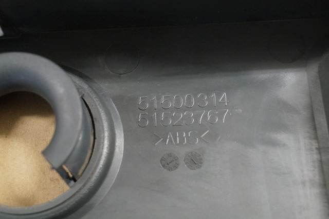 Jungheinrich 51500314 | bonnet including contact key and battery/hour indicator - Bastidor/ Chasis para Equipo de manutención: foto 3 Jungheinrich 51500314 | bonnet including contact key and battery/hour indicator - Bastidor/ Chasis para Equipo de manutención: foto 3