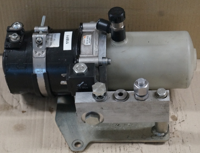 Linde 003810886 | pump unit 24V 1,2KW - Bomba hidráulica para Equipo de manutención: foto 1 Linde 003810886 | pump unit 24V 1,2KW - Bomba hidráulica para Equipo de manutención: foto 1