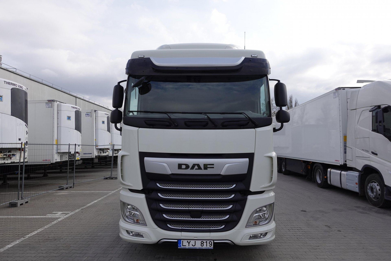 DAF XF 480 Space Cab - Cabeza tractora: foto 2 DAF XF 480 Space Cab - Cabeza tractora: foto 2