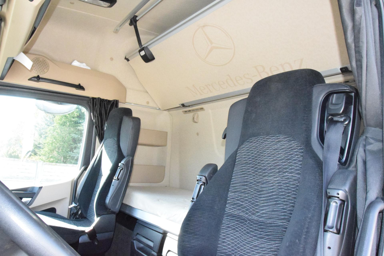 Cabeza tractora Mercedes-Benz Actros 5 1845 BigSpace Max tanks: foto 9