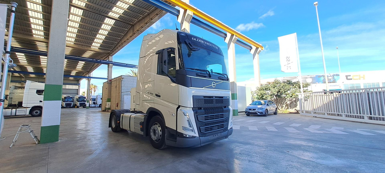Volvo FH 460 Globetrotter XL Retarder i-Save - Cabeza tractora: foto 3 Volvo FH 460 Globetrotter XL Retarder i-Save - Cabeza tractora: foto 3