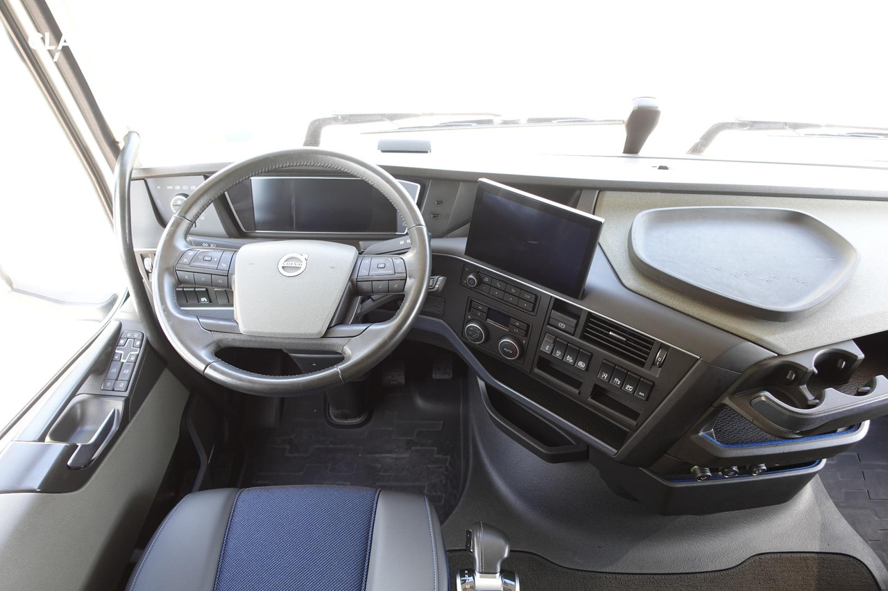 Foto del interior 1: Cabeza tractora Volvo FH 500 Globetrotter XL Varios