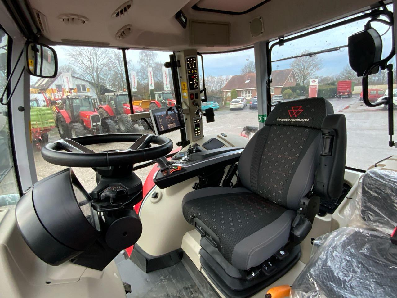 Massey Ferguson MF 7S.210 DVT - Tractor: foto 4 Massey Ferguson MF 7S.210 DVT - Tractor: foto 4