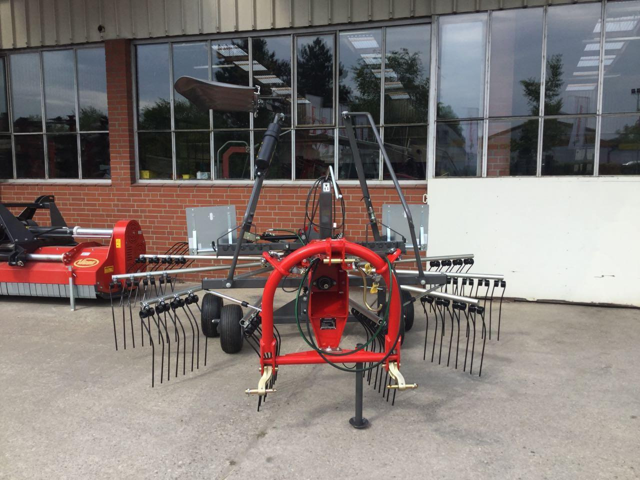 Massey Ferguson RK 451 DN - Henificadora: foto 2 Massey Ferguson RK 451 DN - Henificadora: foto 2