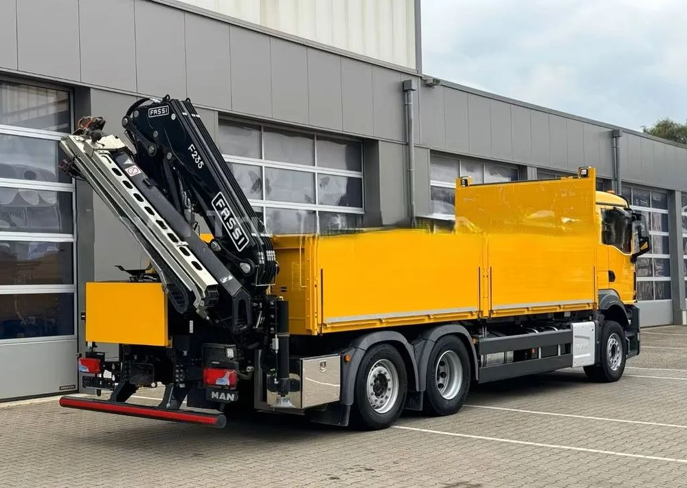 MAN TGS 26.430 6x2-4 – platforma z żurawiem FASSI F235- Euro 6 - Camión grúa, Camión caja abierta: foto 2 MAN TGS 26.430 6x2-4 – platforma z żurawiem FASSI F235- Euro 6 - Camión grúa, Camión caja abierta: foto 2