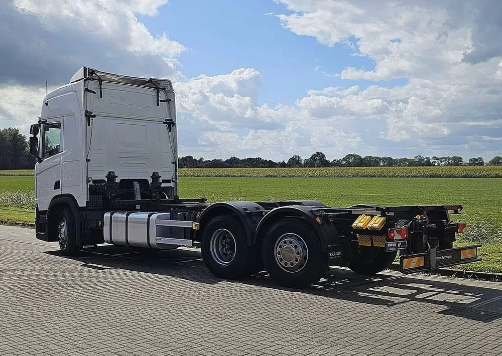 Scania R450 6x2 – / Pojazd do zabudów wymiennych / Automat / Euro 6/ liftowa trzecia oś, zawieszenie pneumatyczne + resory - Camión chasis: foto 3 Scania R450 6x2 – / Pojazd do zabudów wymiennych / Automat / Euro 6/ liftowa trzecia oś, zawieszenie pneumatyczne + resory - Camión chasis: foto 3
