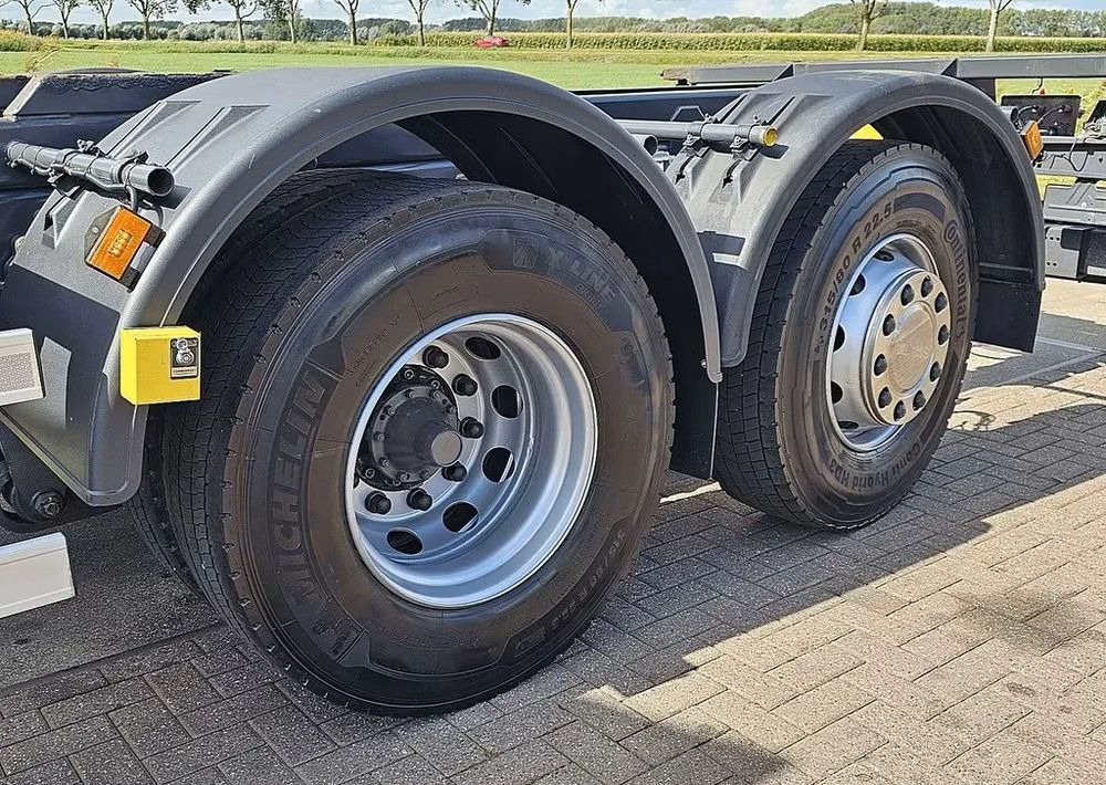 Scania R450 6x2 – / Pojazd do zabudów wymiennych / Automat / Euro 6/ liftowa trzecia oś, zawieszenie pneumatyczne + resory - Camión chasis: foto 5 Scania R450 6x2 – / Pojazd do zabudów wymiennych / Automat / Euro 6/ liftowa trzecia oś, zawieszenie pneumatyczne + resory - Camión chasis: foto 5