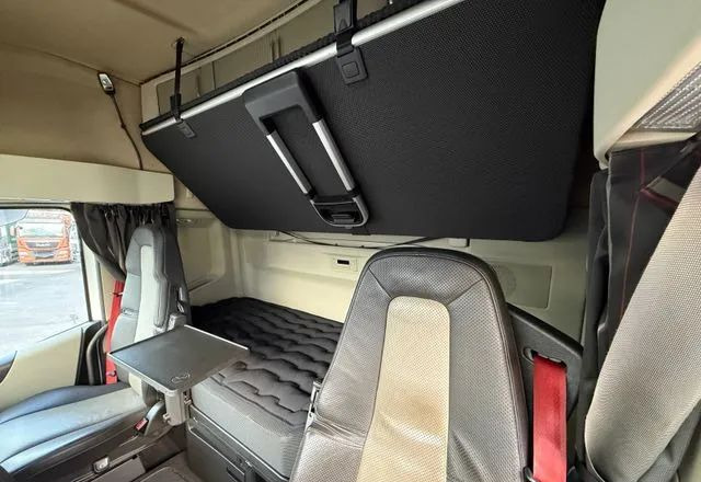 Camión multibasculante Volvo FH 540 / 6x2/  HIAB XR21SL56 Hakowiec / Euro 6 / Automat / Zawieszenie: Pneumatyczne / Retarder: foto 11 Camión multibasculante Volvo FH 540 / 6x2/  HIAB XR21SL56 Hakowiec / Euro 6 / Automat / Zawieszenie: Pneumatyczne / Retarder: foto 11