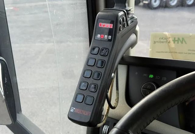 Camión multibasculante Volvo FH 540 / 6x2/  HIAB XR21SL56 Hakowiec / Euro 6 / Automat / Zawieszenie: Pneumatyczne / Retarder: foto 9 Camión multibasculante Volvo FH 540 / 6x2/  HIAB XR21SL56 Hakowiec / Euro 6 / Automat / Zawieszenie: Pneumatyczne / Retarder: foto 9