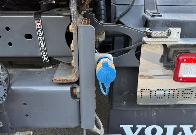 Camión multibasculante Volvo FH 540 / 6x2/  HIAB XR21SL56 Hakowiec / Euro 6 / Automat / Zawieszenie: Pneumatyczne / Retarder: foto 13 Camión multibasculante Volvo FH 540 / 6x2/  HIAB XR21SL56 Hakowiec / Euro 6 / Automat / Zawieszenie: Pneumatyczne / Retarder: foto 13