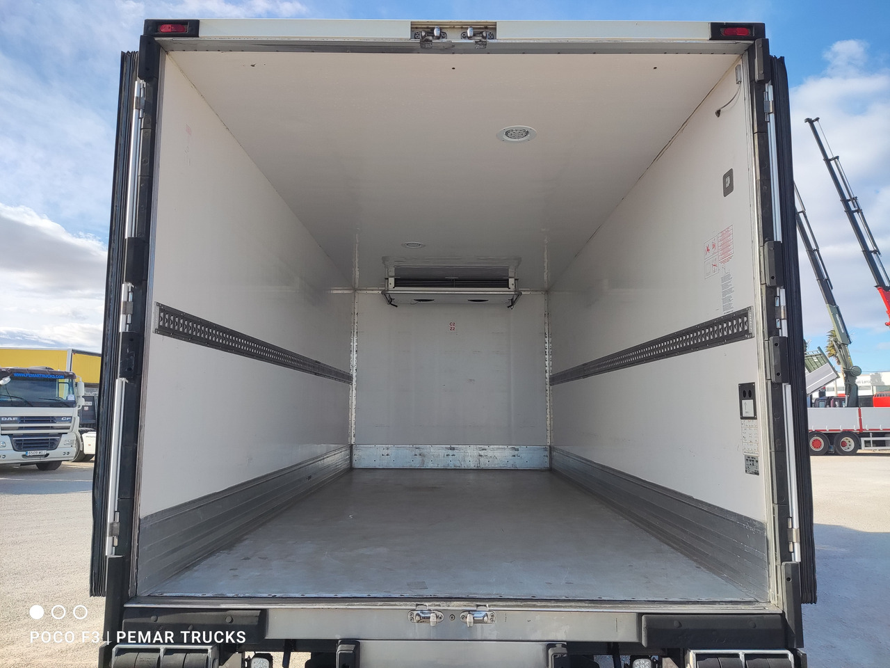 Camión frigorífico VOLVO FL 250 FRIGORIFICO 12T EURO 6: foto 11