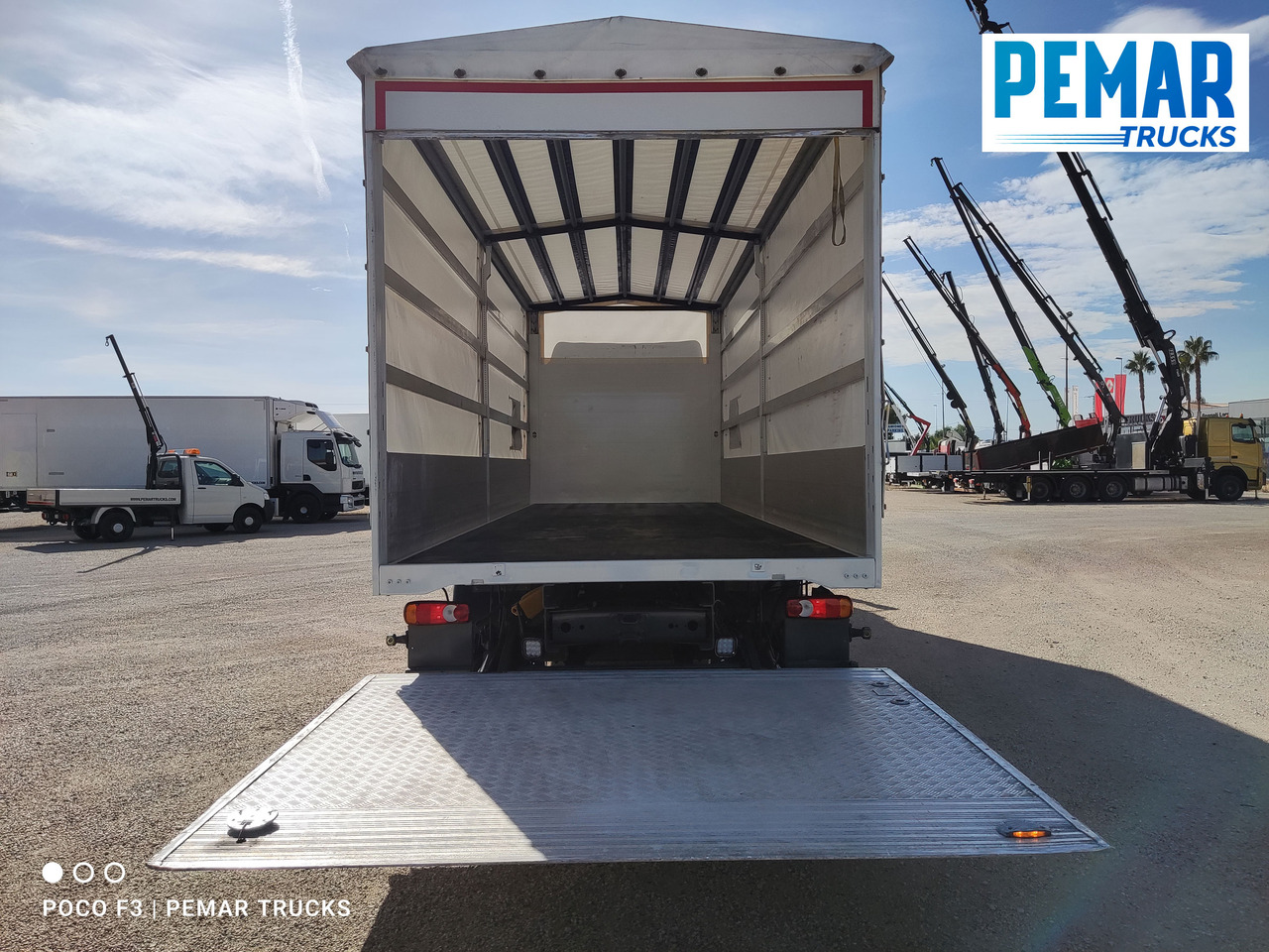 Camión lona VOLVO FL 250 SEMITAUTLINER 16T: foto 11 Camión lona VOLVO FL 250 SEMITAUTLINER 16T: foto 11