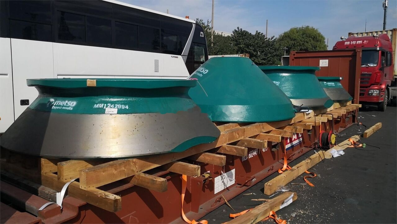 Metso HP200,HP300,HP400,HP500 Mantle and Bowl Liner - Trituradora de cono: foto 1 Metso HP200,HP300,HP400,HP500 Mantle and Bowl Liner - Trituradora de cono: foto 1