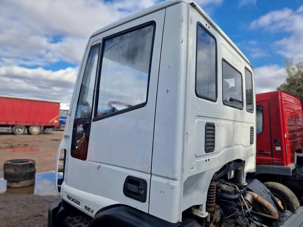 IVECO EUROCARGO - Cabina para Camión: foto 5 IVECO EUROCARGO - Cabina para Camión: foto 5