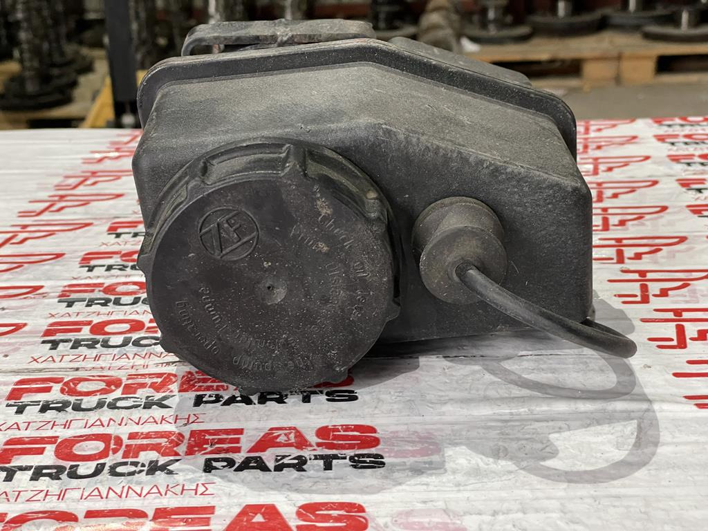 MAN HYDRAULIC OIL EXPANSION TANK - 81.47301.6062 - Depósito de expansión para Camión: foto 2 MAN HYDRAULIC OIL EXPANSION TANK - 81.47301.6062 - Depósito de expansión para Camión: foto 2