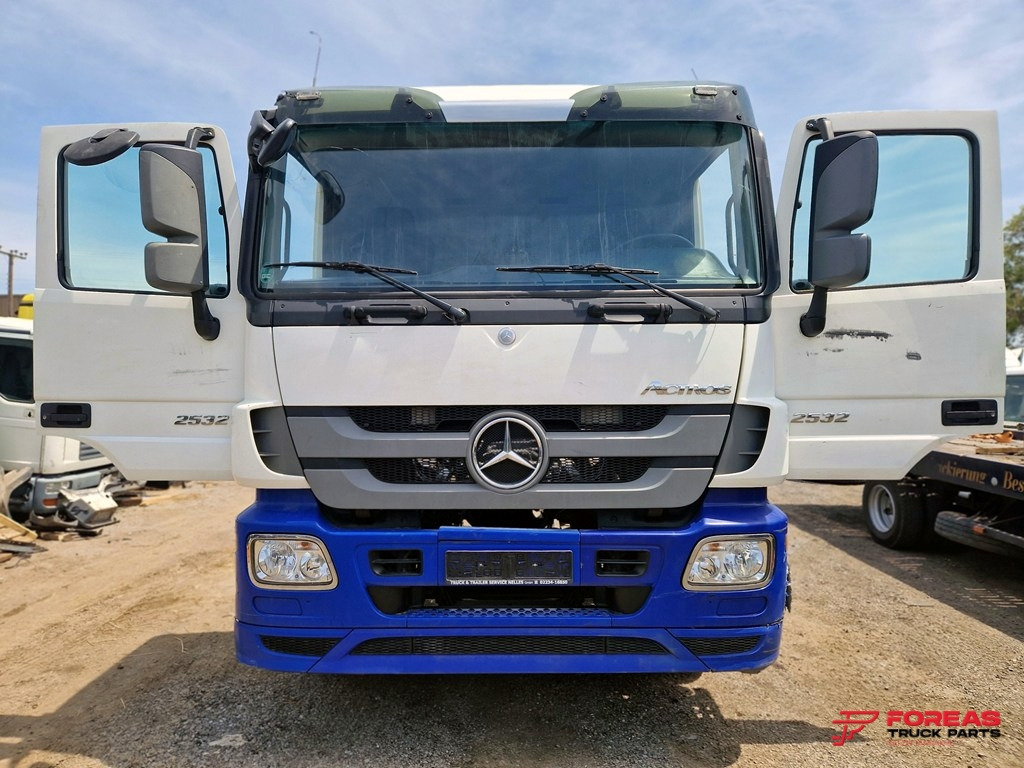 MERCEDES ACTROS MP3 SMALL WHITE - Cabina: foto 3 MERCEDES ACTROS MP3 SMALL WHITE - Cabina: foto 3