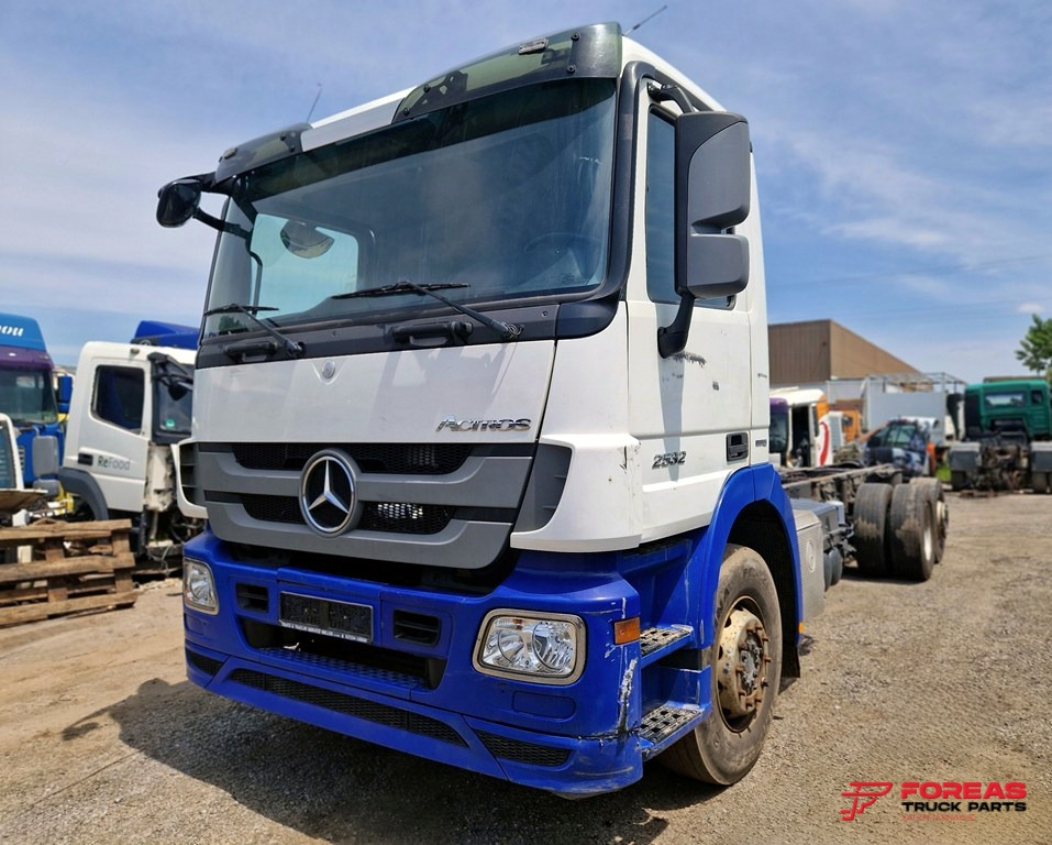MERCEDES ACTROS MP3 SMALL WHITE - Cabina: foto 1 MERCEDES ACTROS MP3 SMALL WHITE - Cabina: foto 1