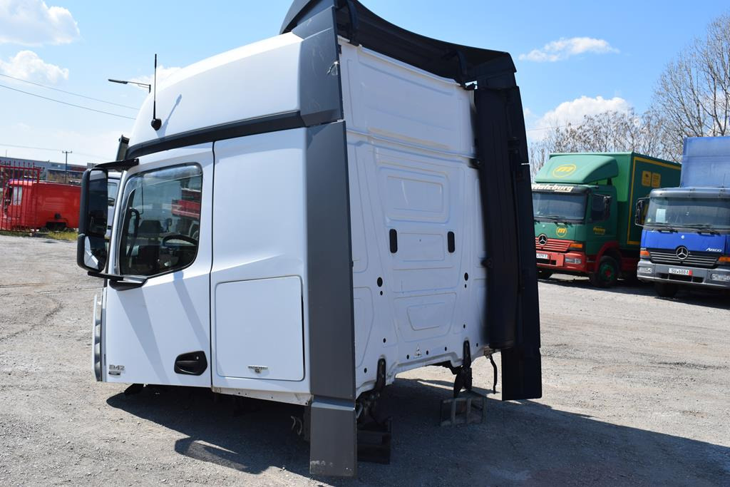 MERCEDES-BENZ ACTROS MP 4 (BIG SPACE) - Cabina para Camión: foto 5 MERCEDES-BENZ ACTROS MP 4 (BIG SPACE) - Cabina para Camión: foto 5
