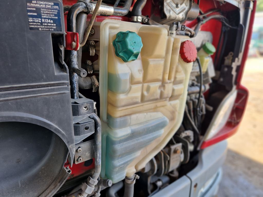 MERCEDES-BENZ ATEGO 2 - A 970 500 03 49 - Depósito de expansión para Camión: foto 4 MERCEDES-BENZ ATEGO 2 - A 970 500 03 49 - Depósito de expansión para Camión: foto 4