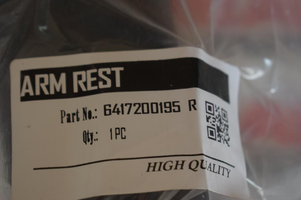 MERCEDES-BENZ INSIDE DOOR HANDLE - PASSENGER - Puerta y piezas para Camión: foto 2 MERCEDES-BENZ INSIDE DOOR HANDLE - PASSENGER - Puerta y piezas para Camión: foto 2