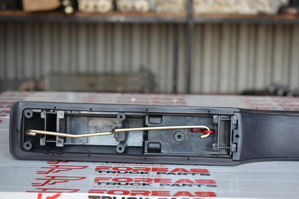 MERCEDES-BENZ INSIDE DOOR HANDLE - PASSENGER - Puerta y piezas para Camión: foto 1 MERCEDES-BENZ INSIDE DOOR HANDLE - PASSENGER - Puerta y piezas para Camión: foto 1