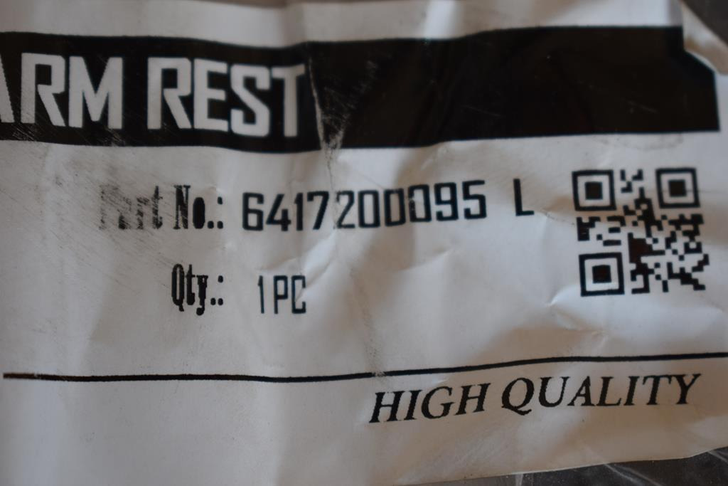 MERCEDES-BENZ LEFT INTERNAL DOOR HANDLE - DRIVER - Puerta y piezas para Camión: foto 4 MERCEDES-BENZ LEFT INTERNAL DOOR HANDLE - DRIVER - Puerta y piezas para Camión: foto 4