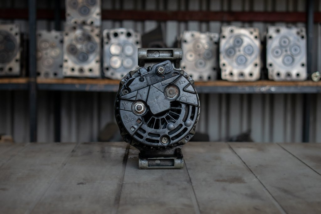 MERCEDES-BENZ SPRINTER CDI - Alternador para Camión: foto 2 MERCEDES-BENZ SPRINTER CDI - Alternador para Camión: foto 2