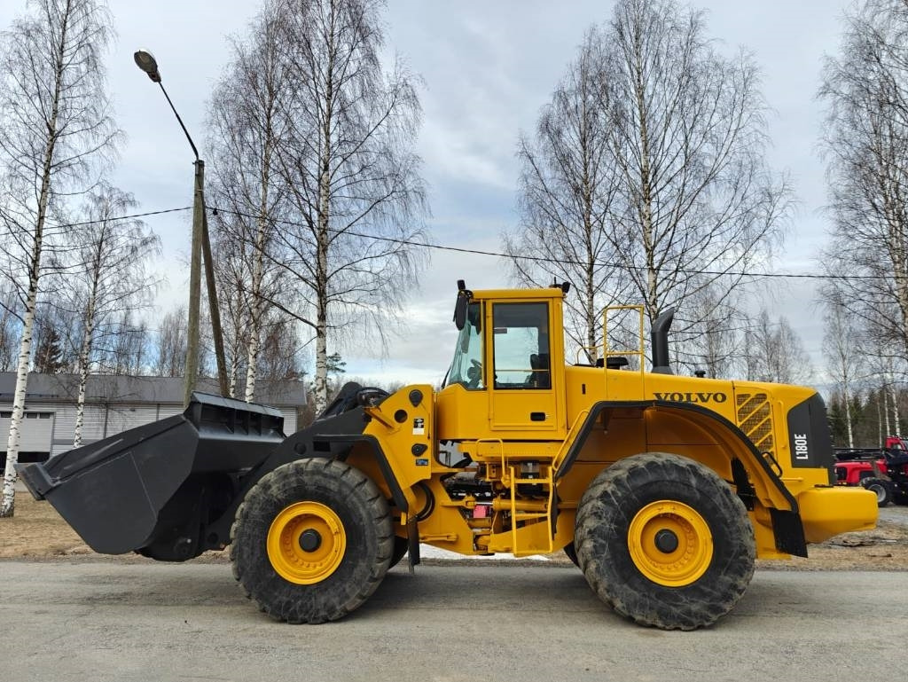 Volvo L 180 E - Cargadora de ruedas: foto 2 Volvo L 180 E - Cargadora de ruedas: foto 2