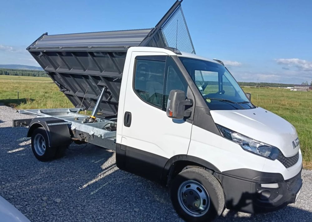 Iveco 35C13, 35C12, 35C14, 35C15 - Furgoneta basculante: foto 2 Iveco 35C13, 35C12, 35C14, 35C15 - Furgoneta basculante: foto 2