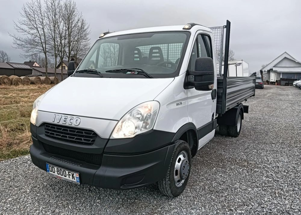 Iveco 35C13,35C12, 35C14, 35C15 - Furgoneta basculante: foto 4 Iveco 35C13,35C12, 35C14, 35C15 - Furgoneta basculante: foto 4