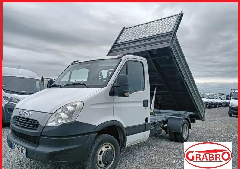 Iveco 35C13, 35C12, 35C15 - Furgoneta basculante: foto 1 Iveco 35C13, 35C12, 35C15 - Furgoneta basculante: foto 1