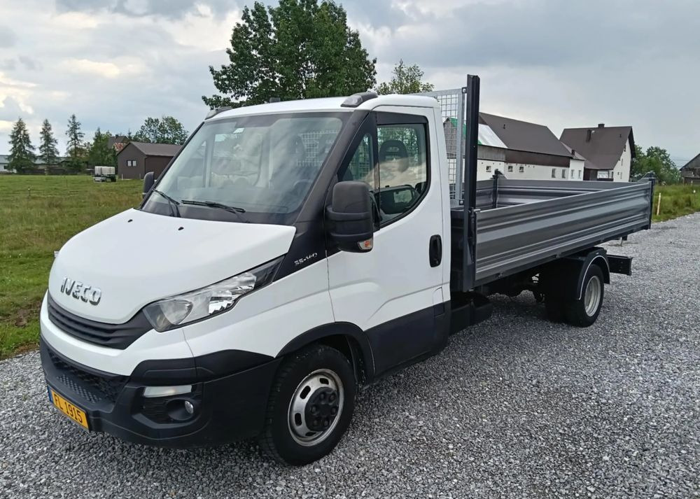 Iveco 35C14,35C13,35C12,35C15 - Furgoneta basculante: foto 3 Iveco 35C14,35C13,35C12,35C15 - Furgoneta basculante: foto 3