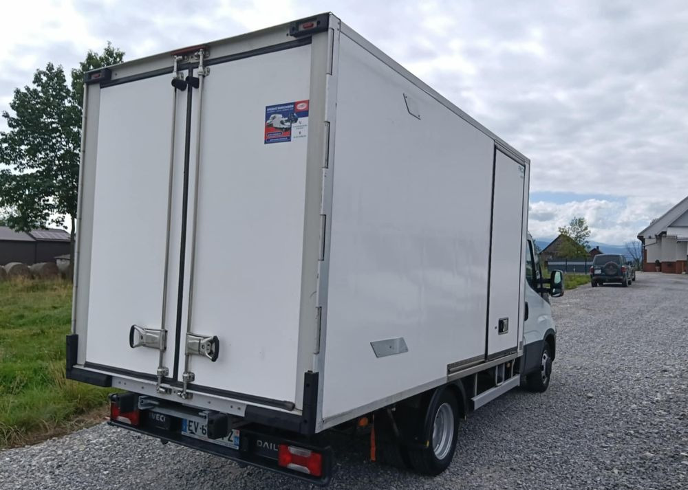 Iveco 35C14, 35C13, 35C12 - Furgoneta frigorifica: foto 3 Iveco 35C14, 35C13, 35C12 - Furgoneta frigorifica: foto 3