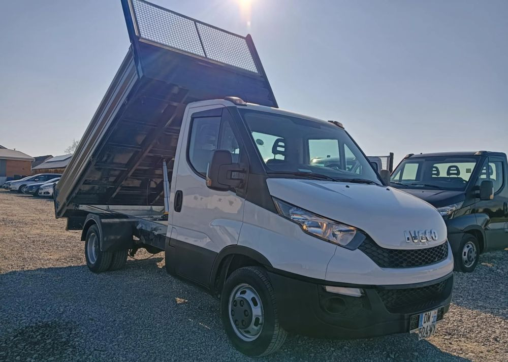 Iveco 35C15, 35C14, 35C13, 35C12 - Furgoneta basculante: foto 4 Iveco 35C15, 35C14, 35C13, 35C12 - Furgoneta basculante: foto 4