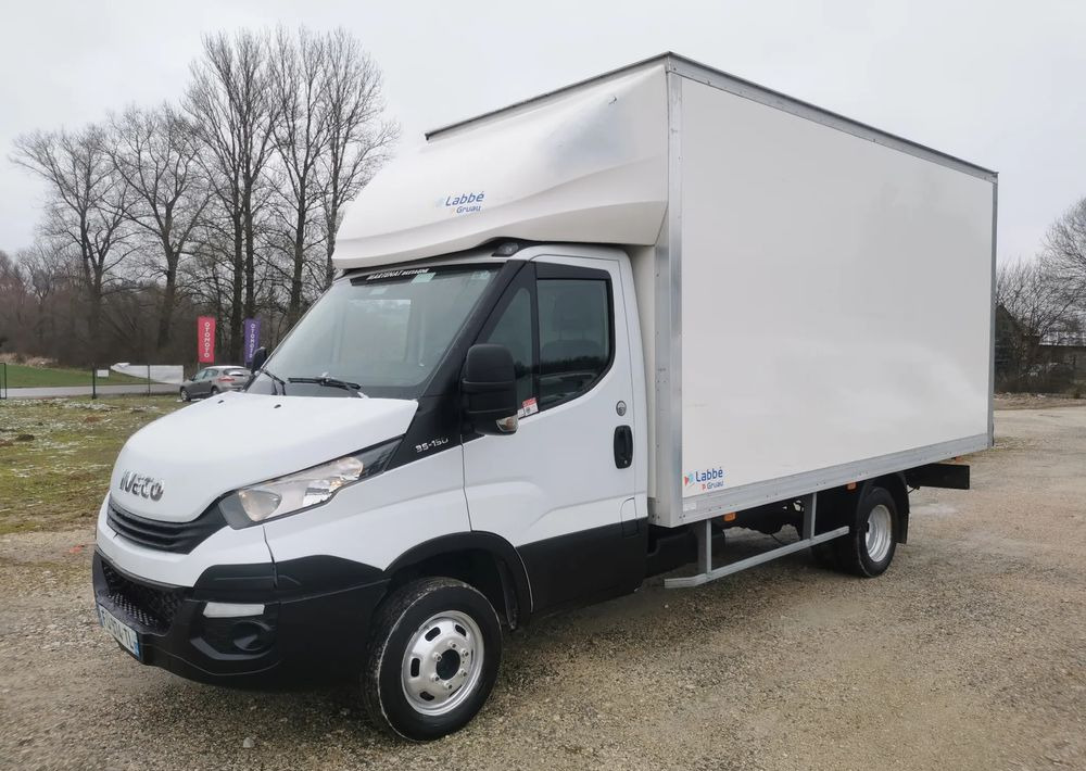 Iveco 3.0-150KM Daily 35C15 Kontener długi rama 35-150 kiper Klimatyzacja długi rozstaw - Furgoneta caja cerrada: foto 1 Iveco 3.0-150KM Daily 35C15 Kontener długi rama 35-150 kiper Klimatyzacja długi rozstaw - Furgoneta caja cerrada: foto 1