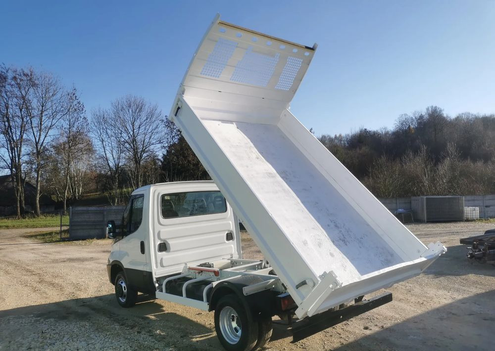 Iveco Daily 3.0-150KM Wywrotka blizniak 35-150 Niski przebieg kiper do 3,5t - Furgoneta basculante: foto 5 Iveco Daily 3.0-150KM Wywrotka blizniak 35-150 Niski przebieg kiper do 3,5t - Furgoneta basculante: foto 5