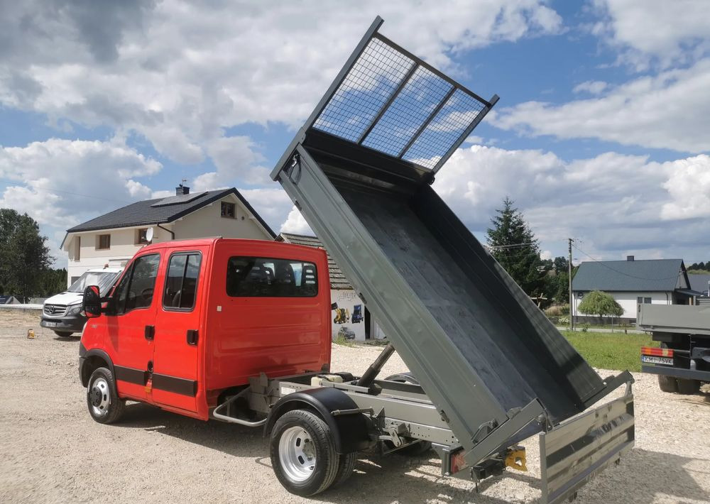Iveco Daily 35C13 Brygadówka wywrotka Klimatyzacja Dubel hak kiper doka 35C13 - Furgoneta basculante: foto 4 Iveco Daily 35C13 Brygadówka wywrotka Klimatyzacja Dubel hak kiper doka 35C13 - Furgoneta basculante: foto 4
