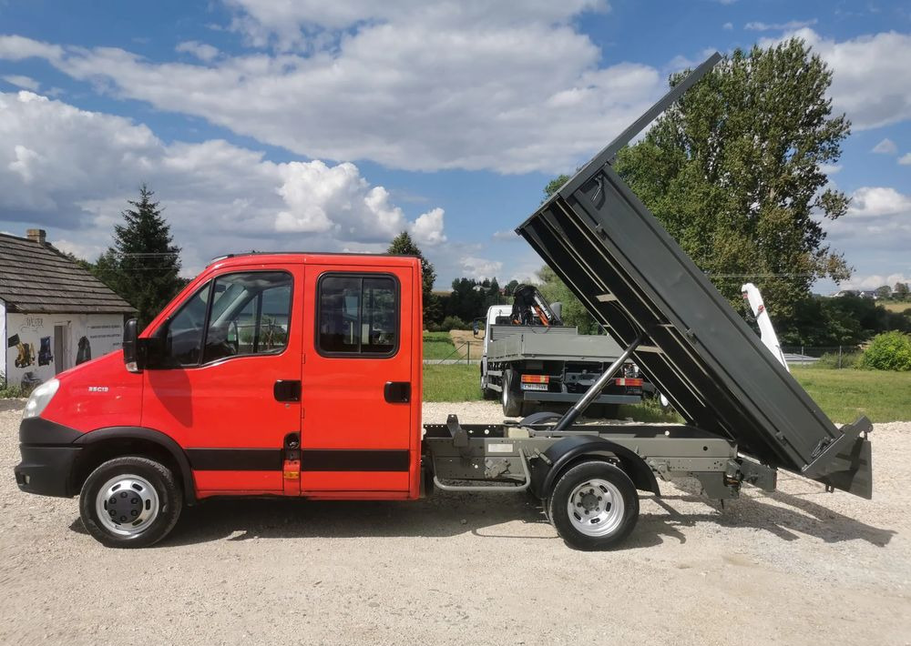 Iveco Daily 35C13 Brygadówka wywrotka Klimatyzacja Dubel hak kiper doka 35C13 - Furgoneta basculante: foto 5 Iveco Daily 35C13 Brygadówka wywrotka Klimatyzacja Dubel hak kiper doka 35C13 - Furgoneta basculante: foto 5