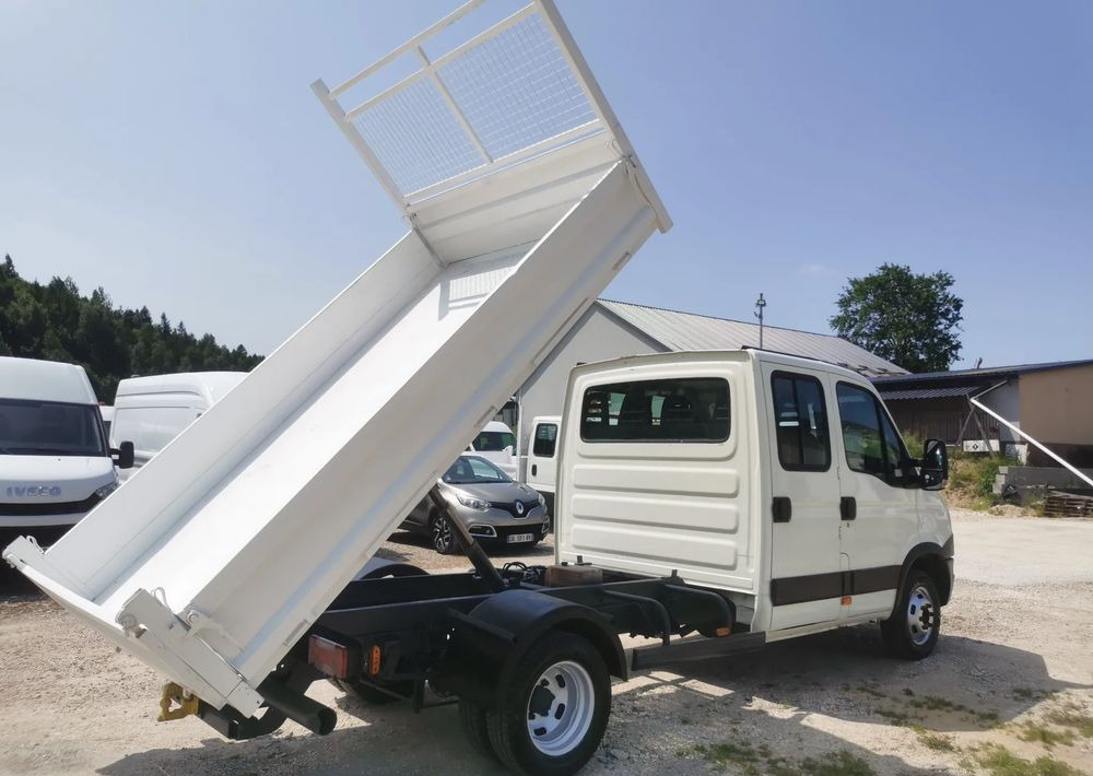 Iveco Daily 35C13 Kiper brygadówka 7-os wywrotka 130KM klimatyzacja Hak doka - Furgoneta basculante: foto 4 Iveco Daily 35C13 Kiper brygadówka 7-os wywrotka 130KM klimatyzacja Hak doka - Furgoneta basculante: foto 4