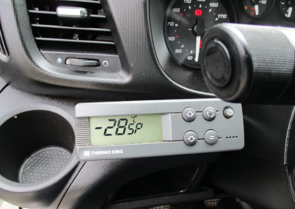Furgoneta frigorifica Iveco Daily 35C13 chłodnia Mroźnia na bliźniaku 35-130 Thermo King agregat: foto 13