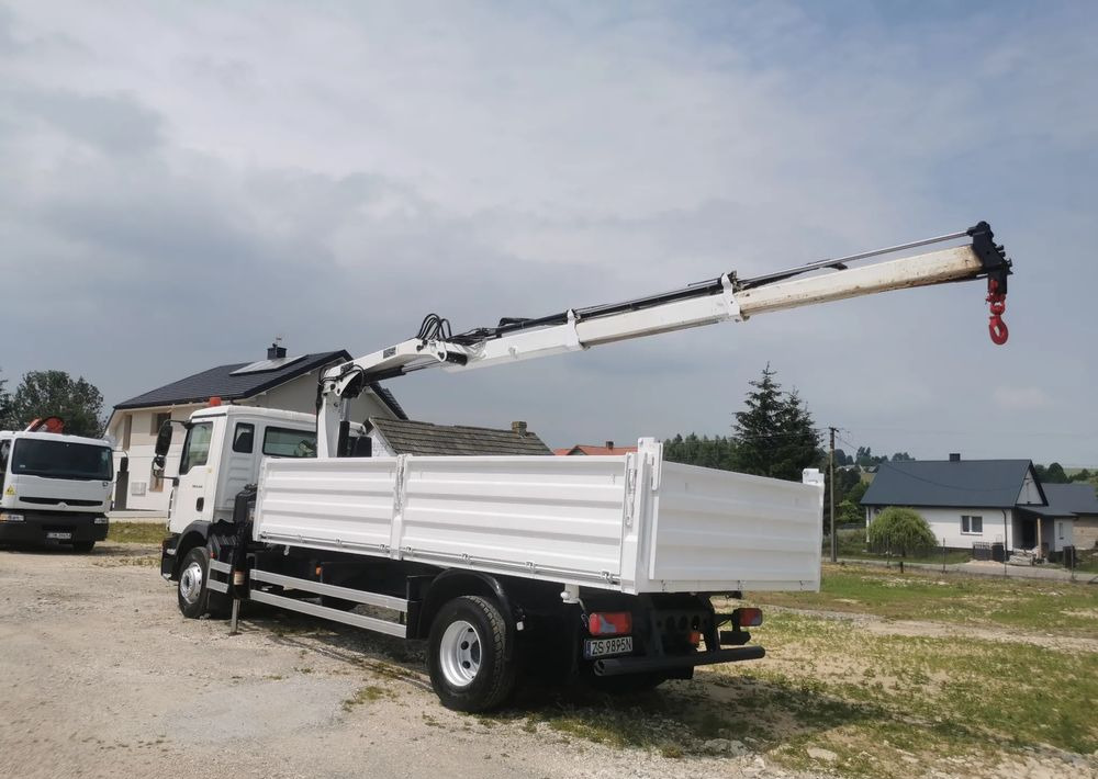 MAN TGM 15.240 Żuraw HDS HIAB + kiper wywrotka + Płyta czołowa Mały przebieg Klima - Camión volquete: foto 3 MAN TGM 15.240 Żuraw HDS HIAB + kiper wywrotka + Płyta czołowa Mały przebieg Klima - Camión volquete: foto 3