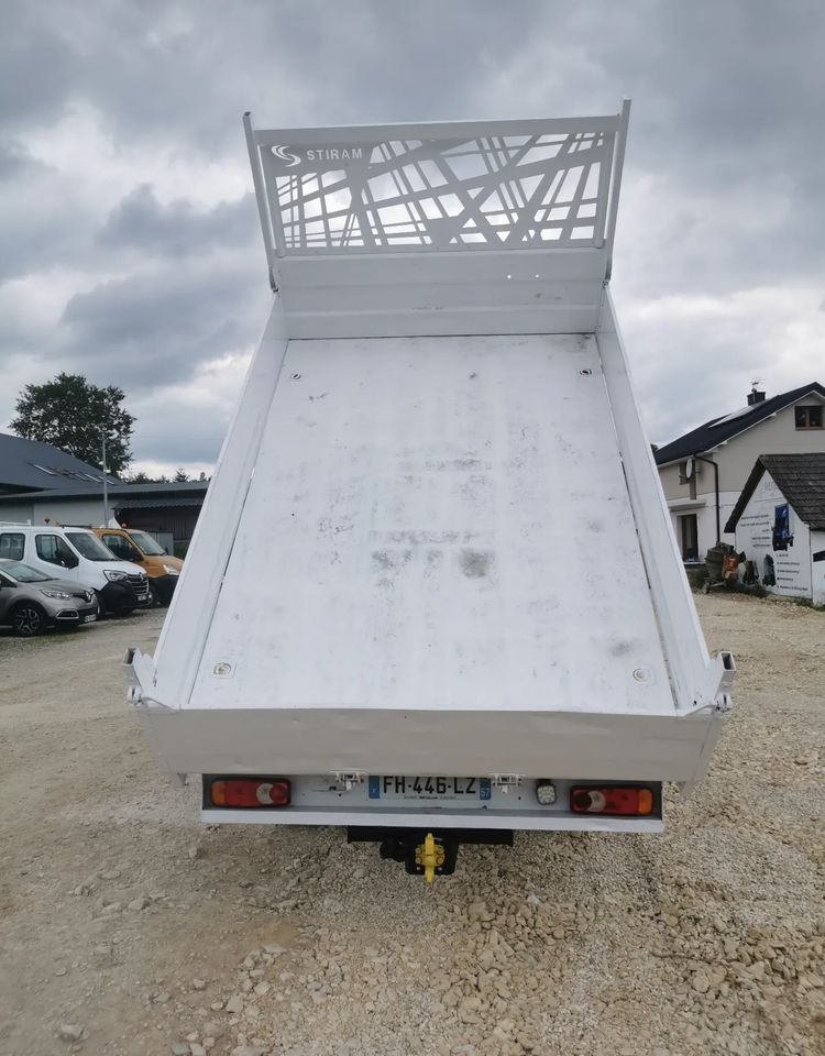 Renault Master Kiper wywrotka 2.3-145KM Hak Bliźniak klimatyzacja Kamera cofania - Furgoneta basculante: foto 4 Renault Master Kiper wywrotka 2.3-145KM Hak Bliźniak klimatyzacja Kamera cofania - Furgoneta basculante: foto 4