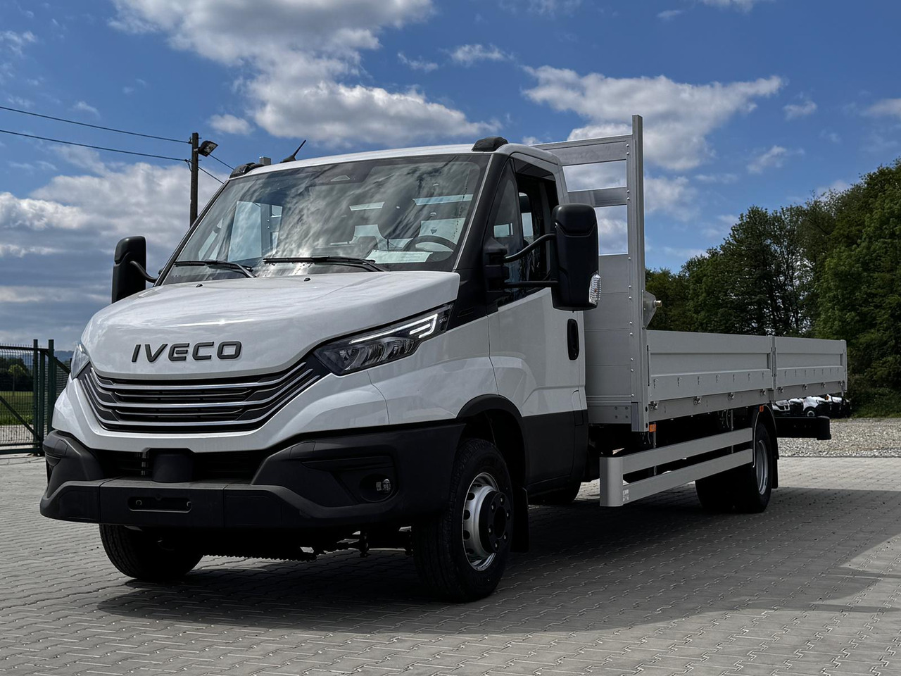 Iveco Daily 70C18 - Camión caja abierta: foto 1 Iveco Daily 70C18 - Camión caja abierta: foto 1