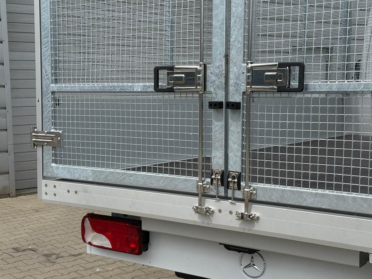 Mercedes eSprinter - Furgoneta caja abierta, Furgoneta eléctrica: foto 5 Mercedes eSprinter - Furgoneta caja abierta, Furgoneta eléctrica: foto 5