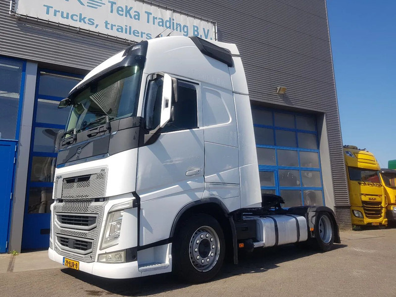 Volvo FH 420 Low deck XL Cabine hefschotel I-Parc Cool - Cabeza tractora: foto 1 Volvo FH 420 Low deck XL Cabine hefschotel I-Parc Cool - Cabeza tractora: foto 1